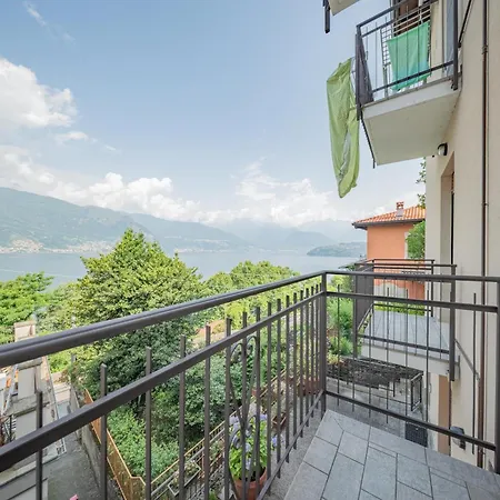 Holiday home Lake-view Apartment, 1 Min Walk From The Dervio