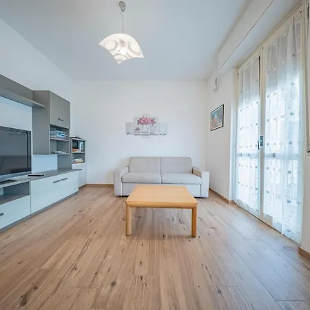 Lake-view Apartment, 1 Min Walk From The Nyaraló Dervio