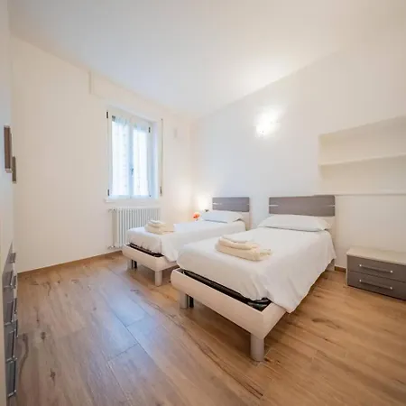 Castelaus, View, Ac, 1 Min Walk From The *