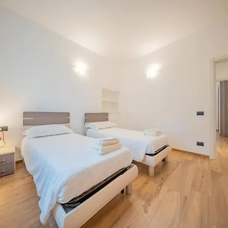 Vakantiehuis Castelaus, View, 1 Min Walk From The