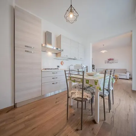 Castelaus, View, 1 Min Walk From The Vakantiehuis