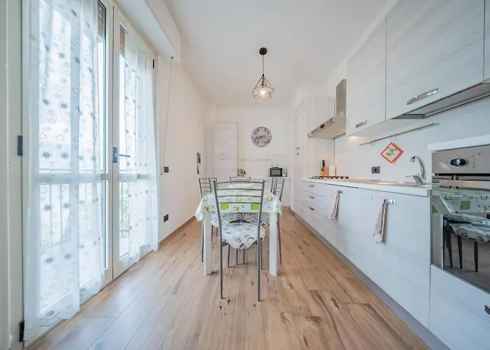 Castelaus, View, Ac, 1 Min Walk From The * デルヴィオ